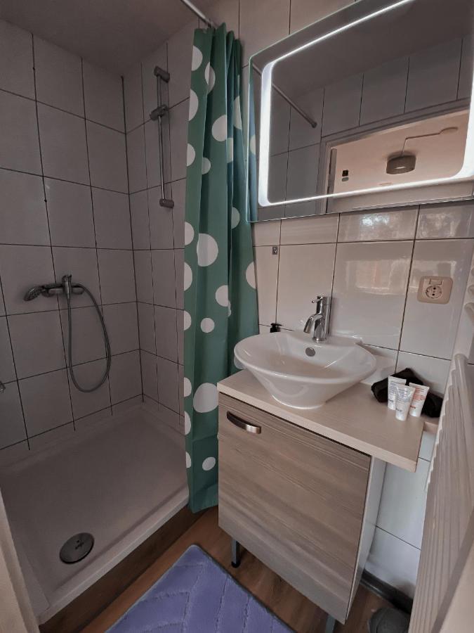 Loods 123 Bed & Kitchen Villa Landgraaf Exterior photo
